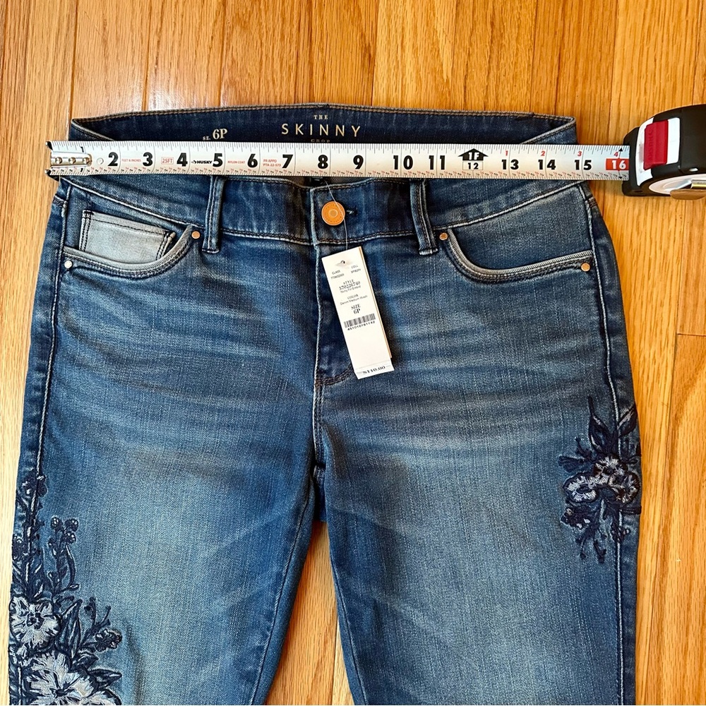 White House Black Market Denim Skinny Jeans with Floral Pattern - Picture 5 of 8